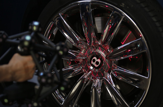 Scanner 3D de suivi optique &agrave; grande vitesse