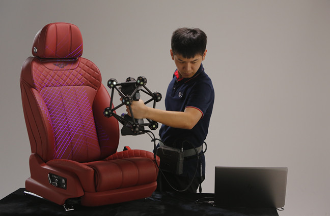 Analyse 3D sans fil pour les pi&egrave;ces automobiles inverse de l'ing&eacute;nierie